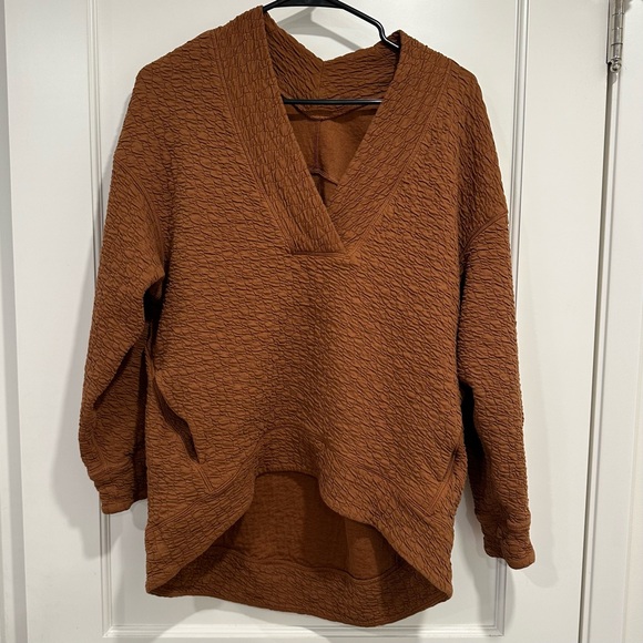 Lululemon Ripple Pullover - Picture 4 of 9